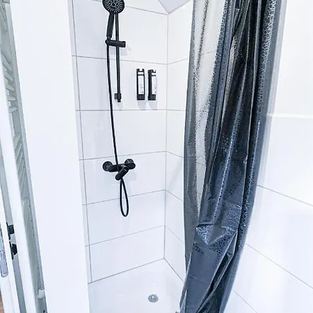 Alfa 3br 5 Beds Netflix Inet Ebk Wasen Apartment *